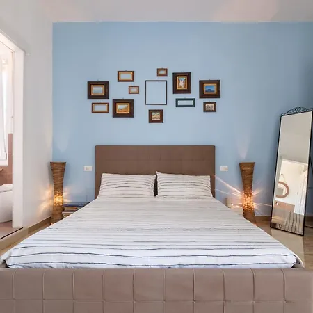 Fabula 3 With Private Bathroom Bed and breakfast Bolonia