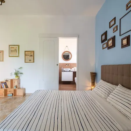 Bed and breakfast Fabula 3 With Private Bathroom 4*