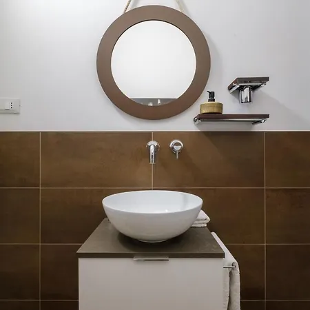 Fabula 3 With Private Bathroom Frühstückspension Bologna