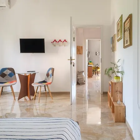 Fabula 3 With Private Bathroom