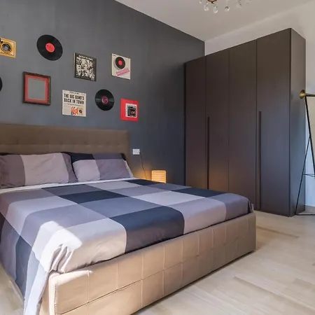 Fabula 3 With Private Bathroom Alojamento de Acomodação e Pequeno-almoço Bolonha