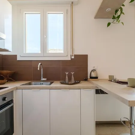 Fabula 3 With Private Bathroom 4* Bologna