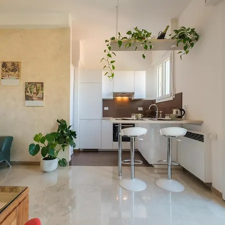 Fabula 3 With Private Bathroom Alojamento de Acomodação e Pequeno-almoço Bolonha