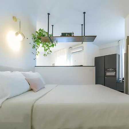 Bed & Breakfast Fabula - & Private Bologna