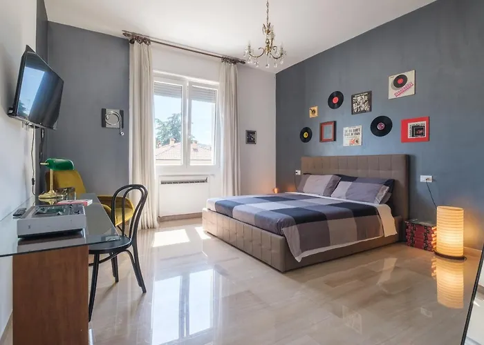 Fabula 3 With Private Bathroom Bed & Breakfast Boloňa