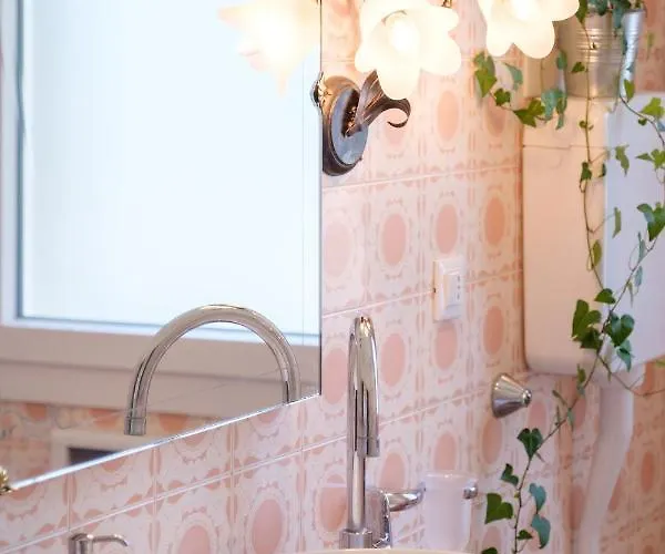 Fabula 3 With Private Bathroom