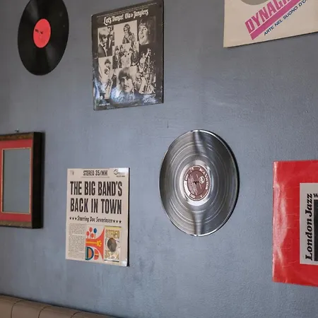 לינה וארוחת בוקר Fabula 3 With Private Bathroom בולוניה