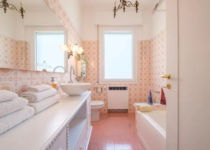 Fabula 3 With Private Bathroom 4* Bologna